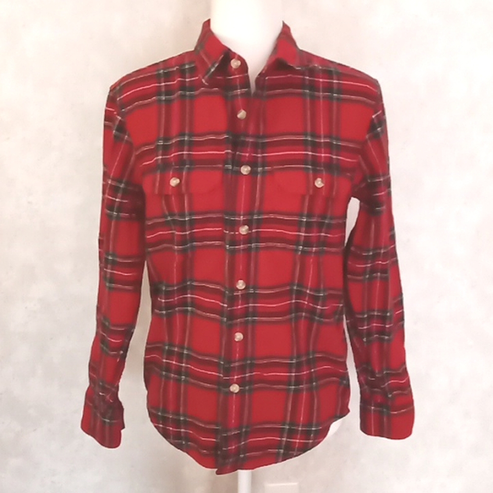 Womens Abercrombie and Fitch red plaid flannel Long sleeve button down shirt